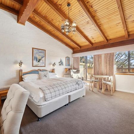 Hotel Pension Grimus Mount Buller Exteriör bild