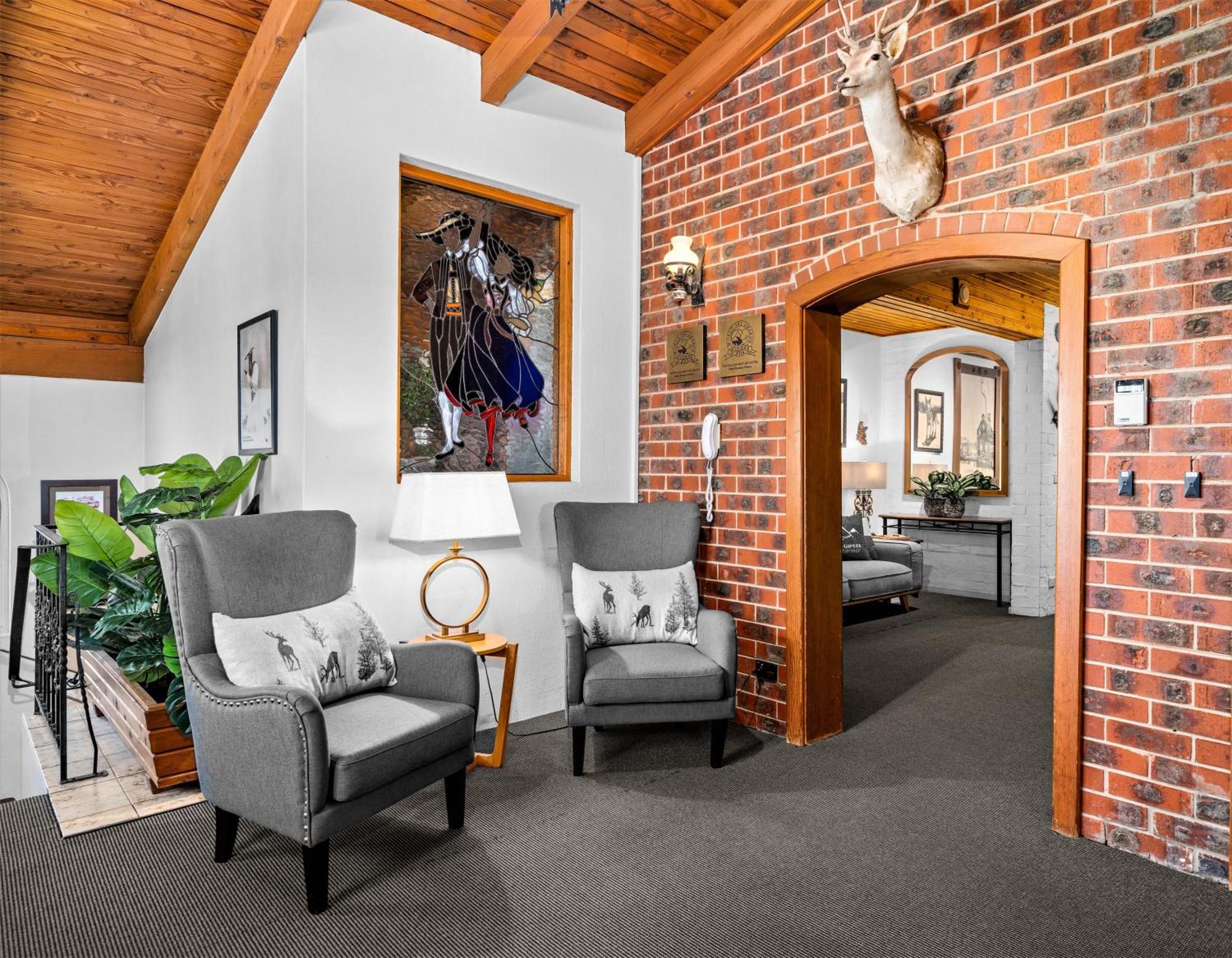 Hotel Pension Grimus Mount Buller Exteriör bild