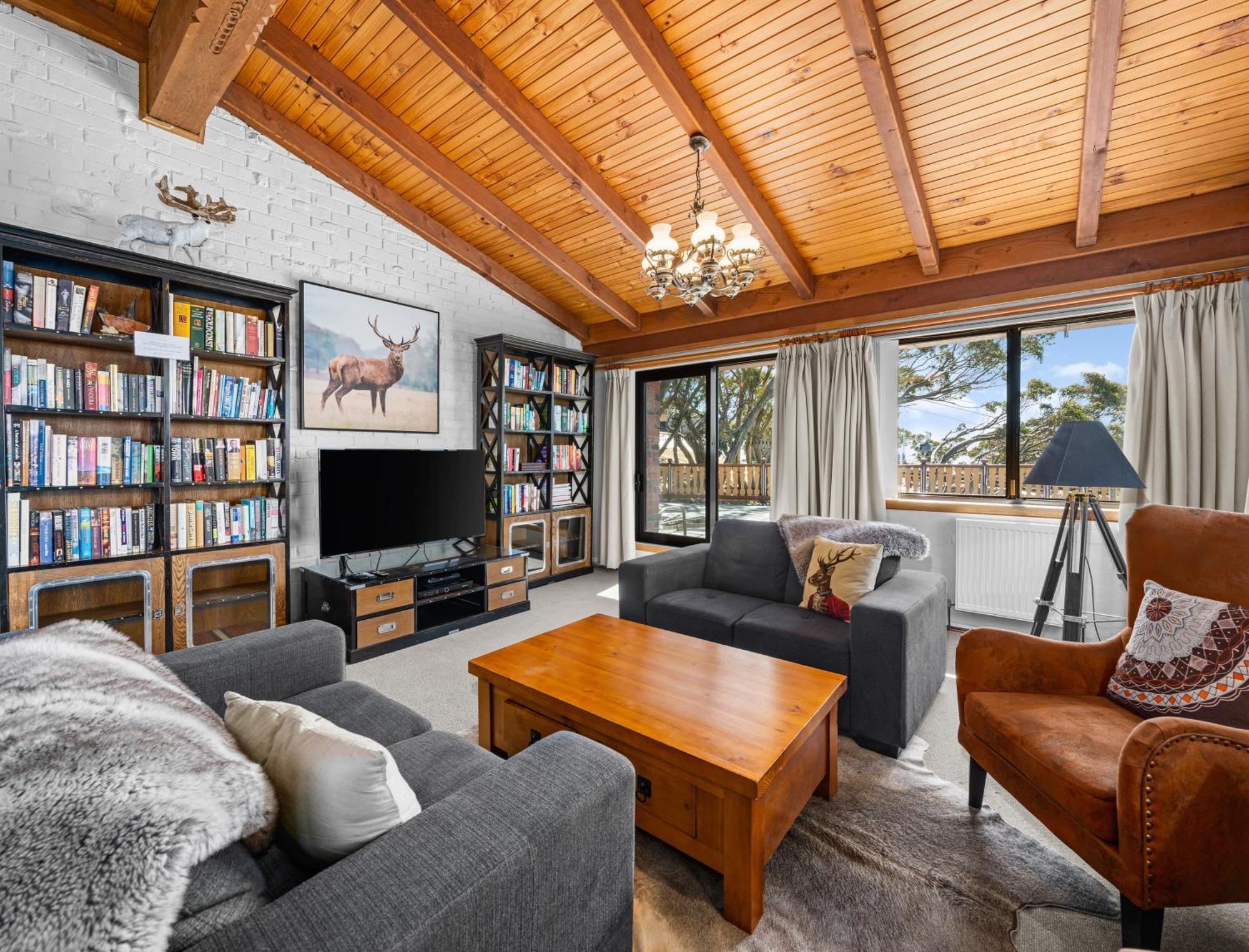 Hotel Pension Grimus Mount Buller Exteriör bild