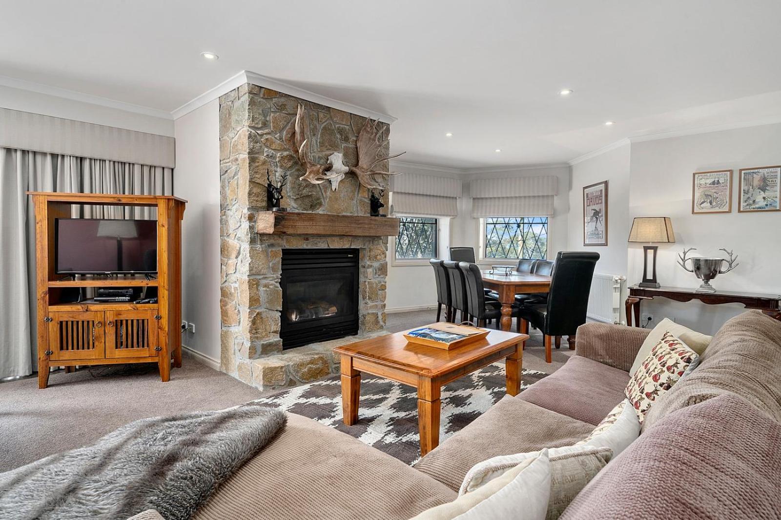 Hotel Pension Grimus Mount Buller Exteriör bild