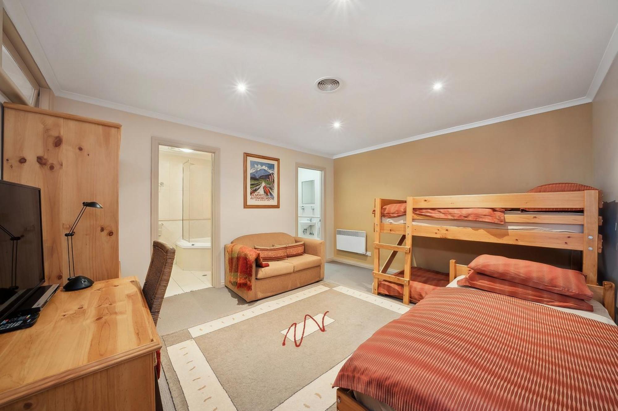 Hotel Pension Grimus Mount Buller Exteriör bild